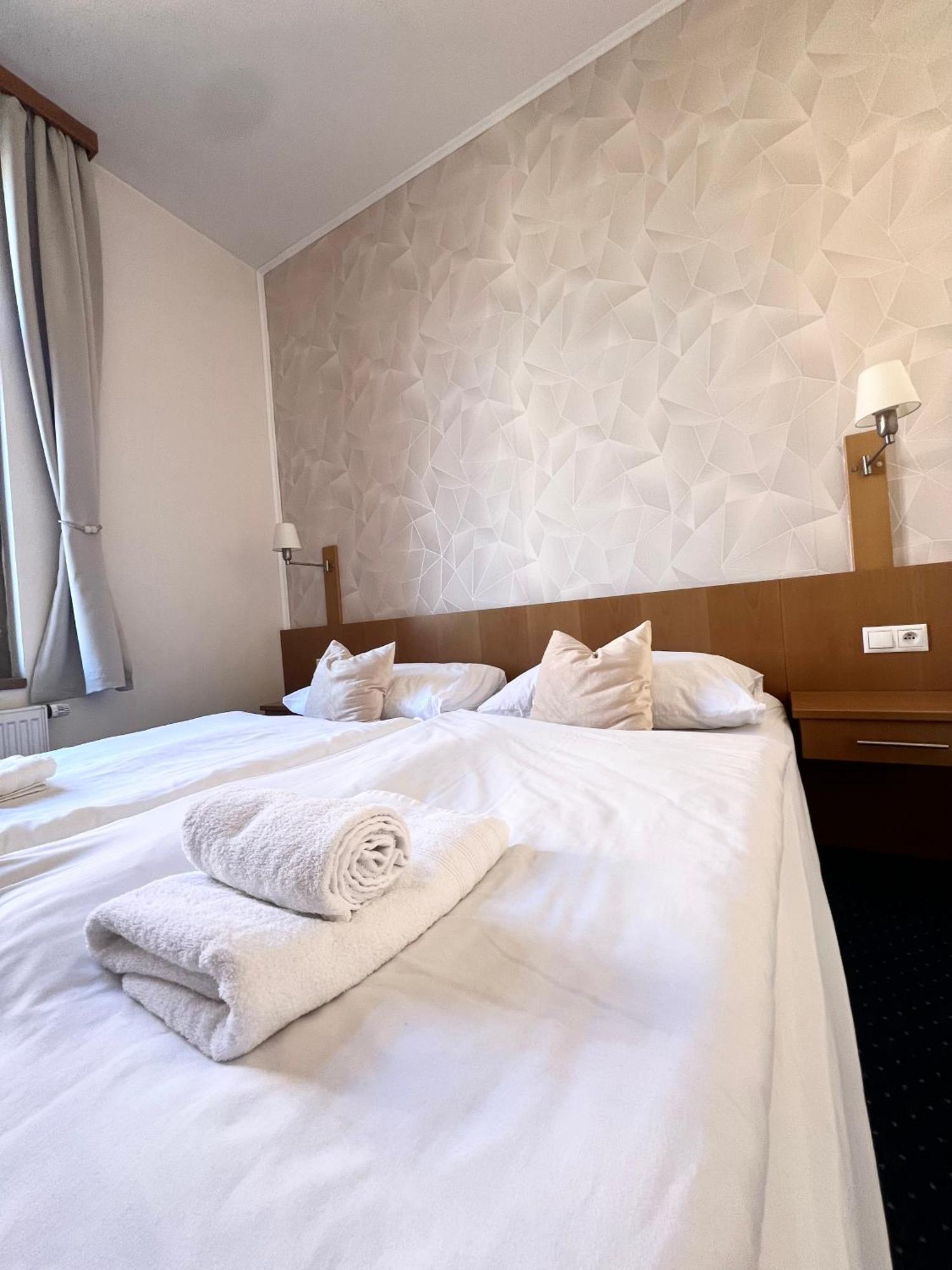 Hotel Apollon Літомержице Екстер'єр фото